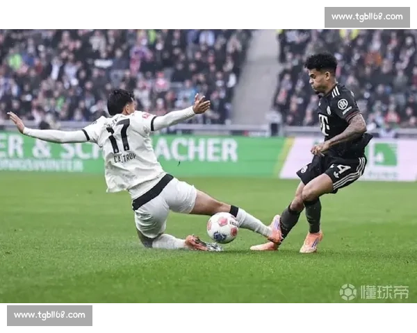 红牌 + 致歉！卡斯特罗普飞铲迪亚斯：幸好没踢重